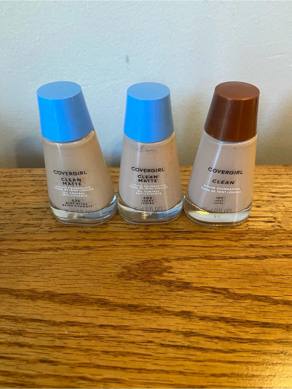 COVERGIRL Clean Matte Liquid Foundation 105 Ivory 505 525 Buff Beige original 3